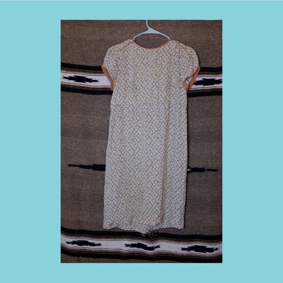 Dresses & Skirts - Womens vintage silk like short sleeve floral mini dress . Size small / medium